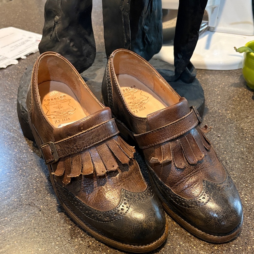 Brown Leather  bed stu women’s Loafers with tassels .